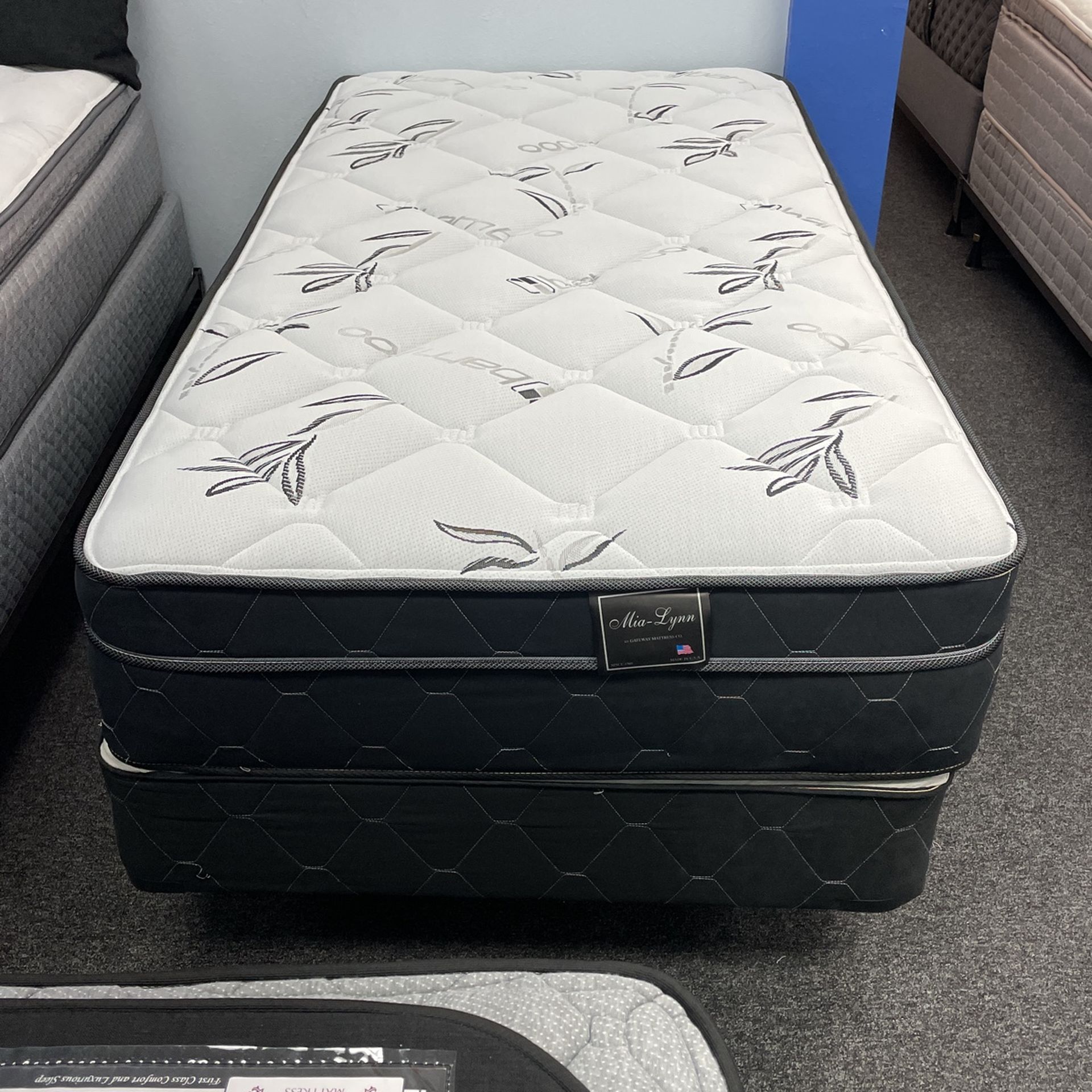 NEW Mia Lynn Twin Sized Mattress & Box