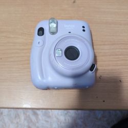 Poloroid Camera Instax Mini 11