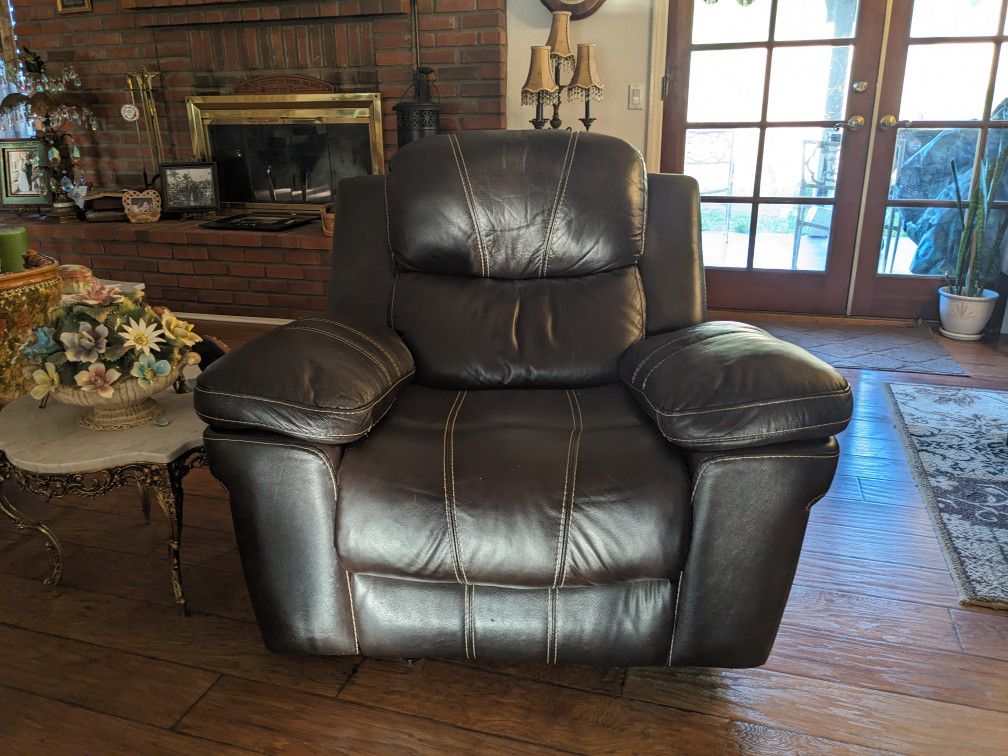 Comfortable Brown Leather Recliner 