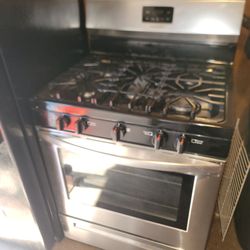 Gas stove