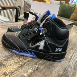 Brand new New York await Jordan retro 5 racer blue