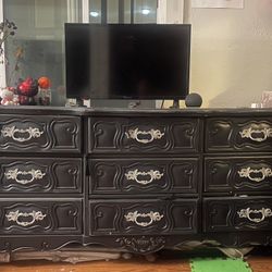 Black French Provincial 3-Piece Bedroom Set – Dresser + 2 End Tables
