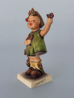 Vintage Goebel Hummel Spring Cheer #72 Girl 5"