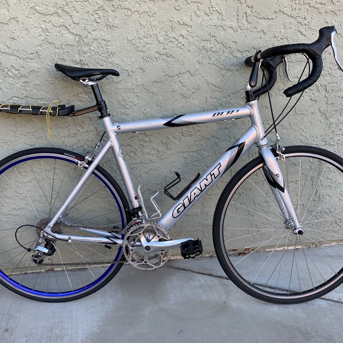 Giant OCR3 Road Bike W/ Rack 56cm for Sale in Vacaville, CA - OfferUp