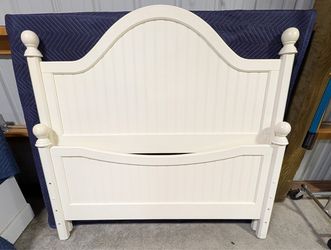 Matching White Bedroom Set