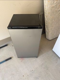 Mini fridge