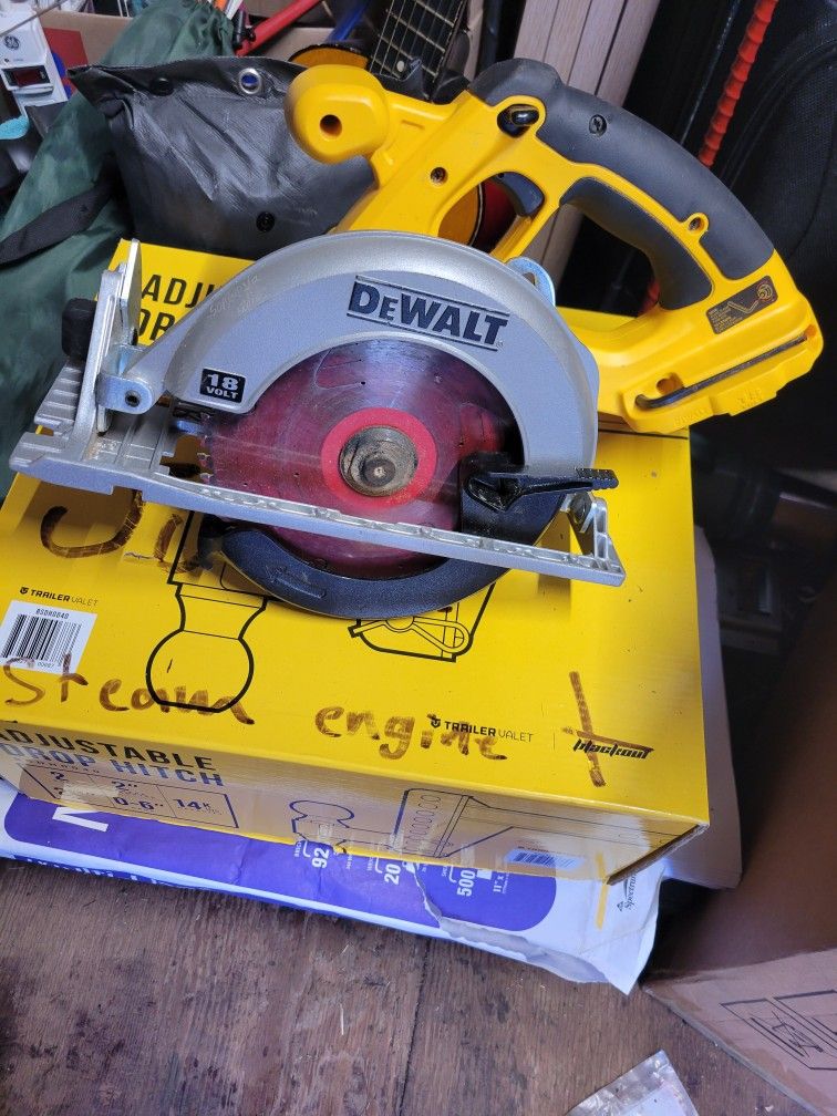 DeWalt Saw