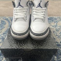 Air Jordan 3 Retro “Dark Iris” Size 8