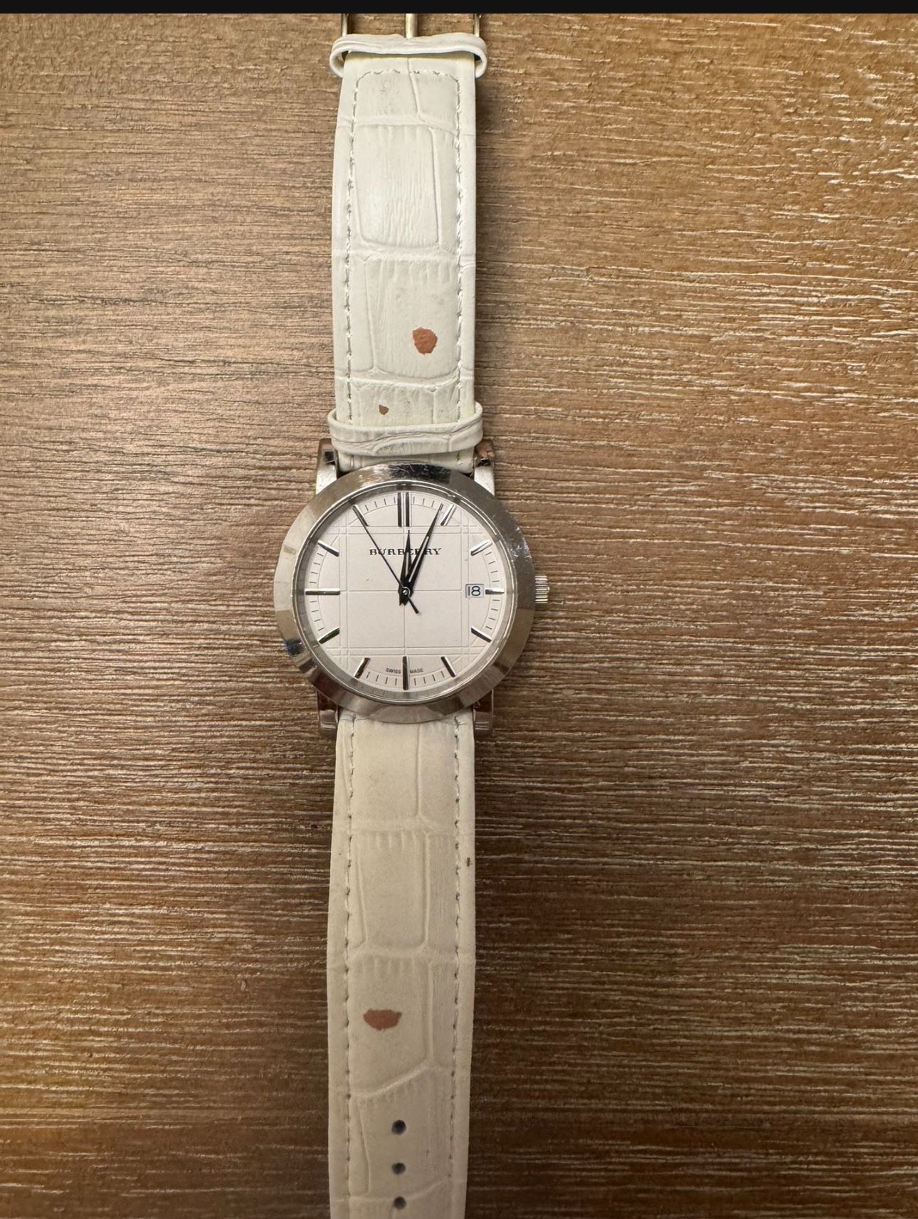 Burberry Women’s Watch Round Need Strap And Battery