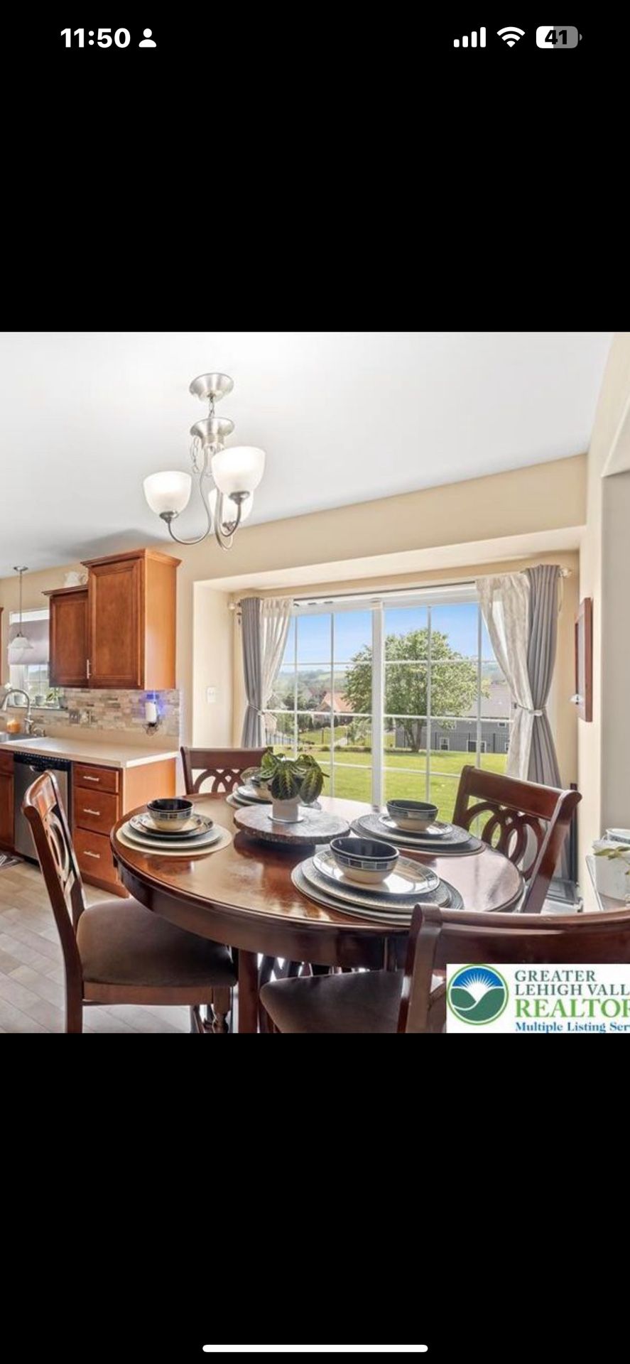 Kitchen Table & Chairs (New Like Condition)