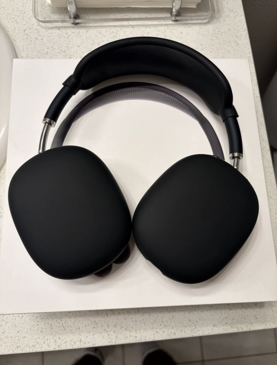 Apple AirPods Max Noise-Cancelling Headphones - Gray