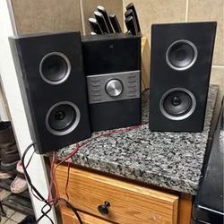 Radio with Speakers
