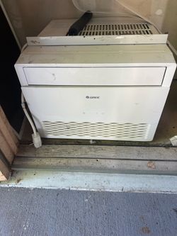 AIR CONDITIONER