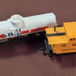 Model Railroad Cars. N Gauge 