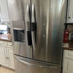 Frigidaire Gallery French Door Refrigerator 
