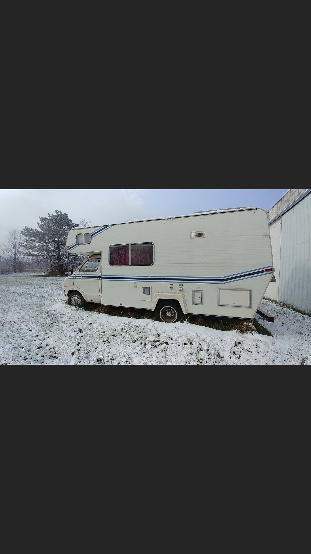 Its a 1978 Dodge Cruismaster. V8