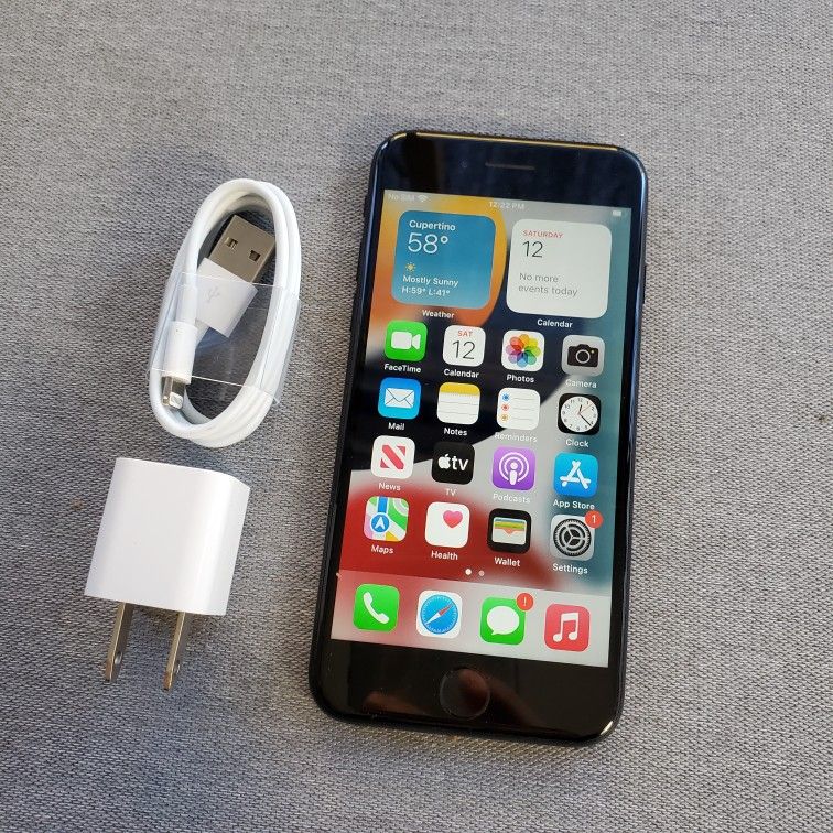 iPhone 7 - UNLOCKED - Like New