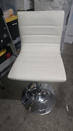 4-White leather bar stools