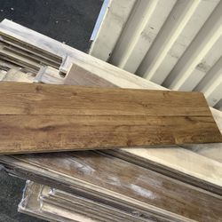Floor tile