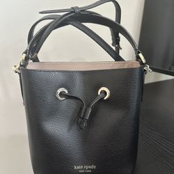 Kate Spade Tote Refined Grain Leather Small Bucket Handbag (Black)