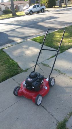 BRIGGS & STRATON 20 " LAWN MOWER BRAND NEW