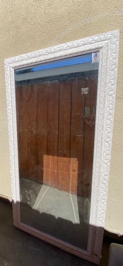 Full body mirror no scratches