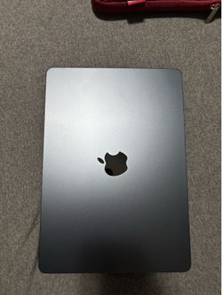 Apple MacBook Air 13.6” M2 (2022)