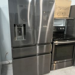 ✨ Samsung Black Stainless 4-Door Refrigerator ✨