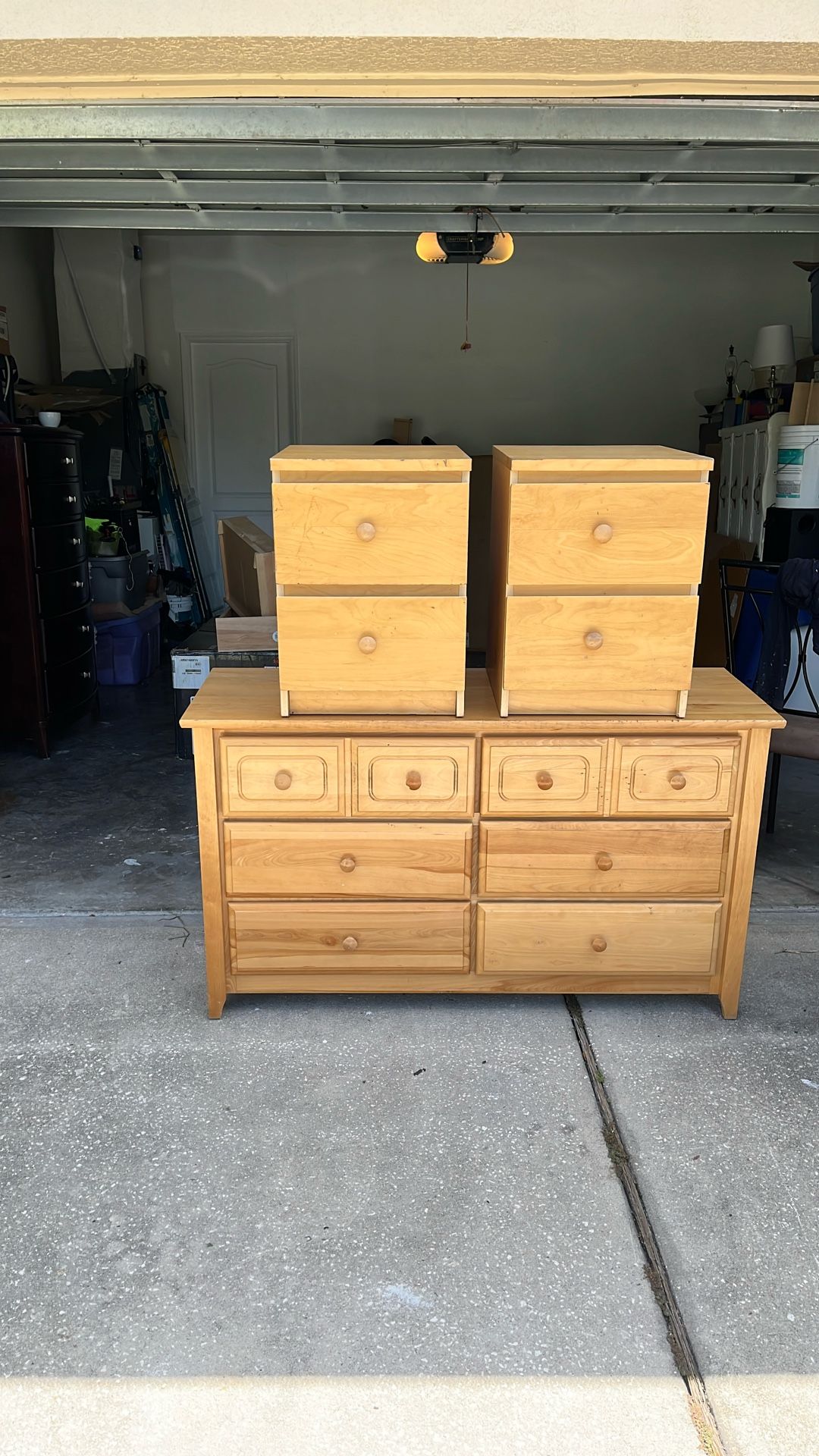 Dresser 2 Nightstands