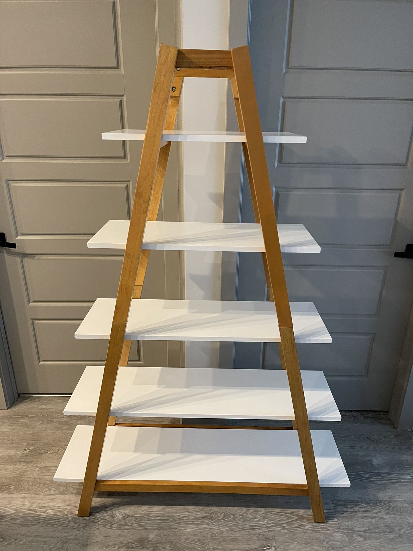 5 Shelf Ladder Bookshelf 