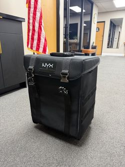 NYX Rolling Makeup Case