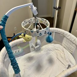 Halo Bassinet Swivel Sleeper 