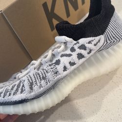 Yeezy 350 V2 CMPCT 