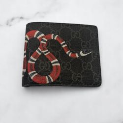 Gucci GG Supreme Snake Wallet – Kingsnake Print