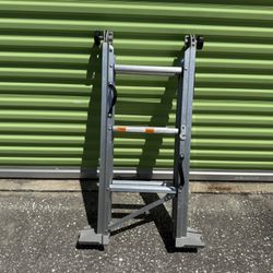 Folding ladder