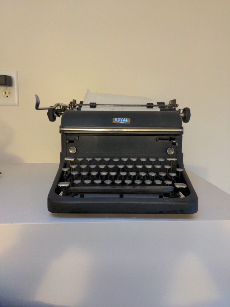 1940s Royal Typewriter (KMM)