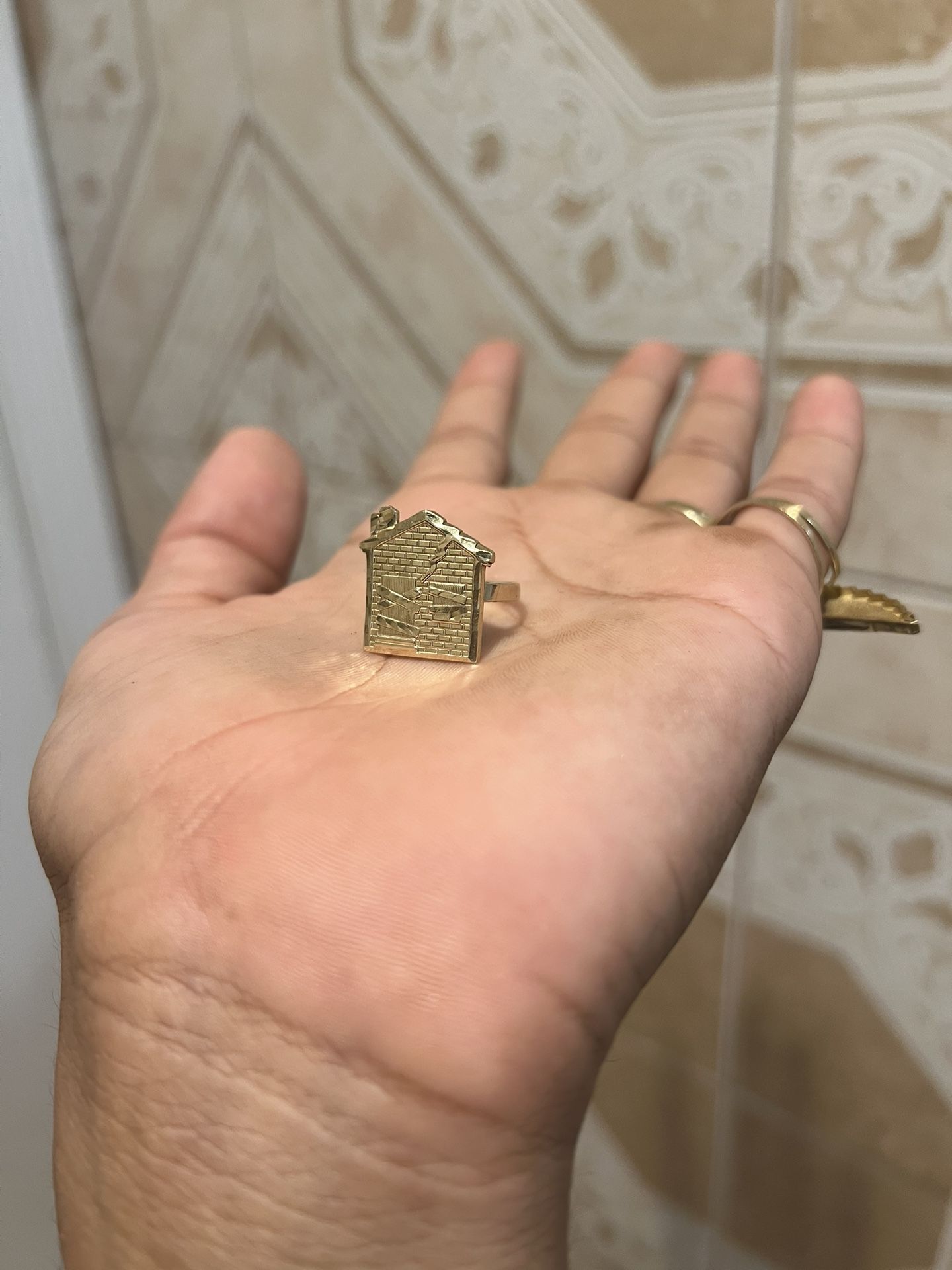 10k Trap House Ring