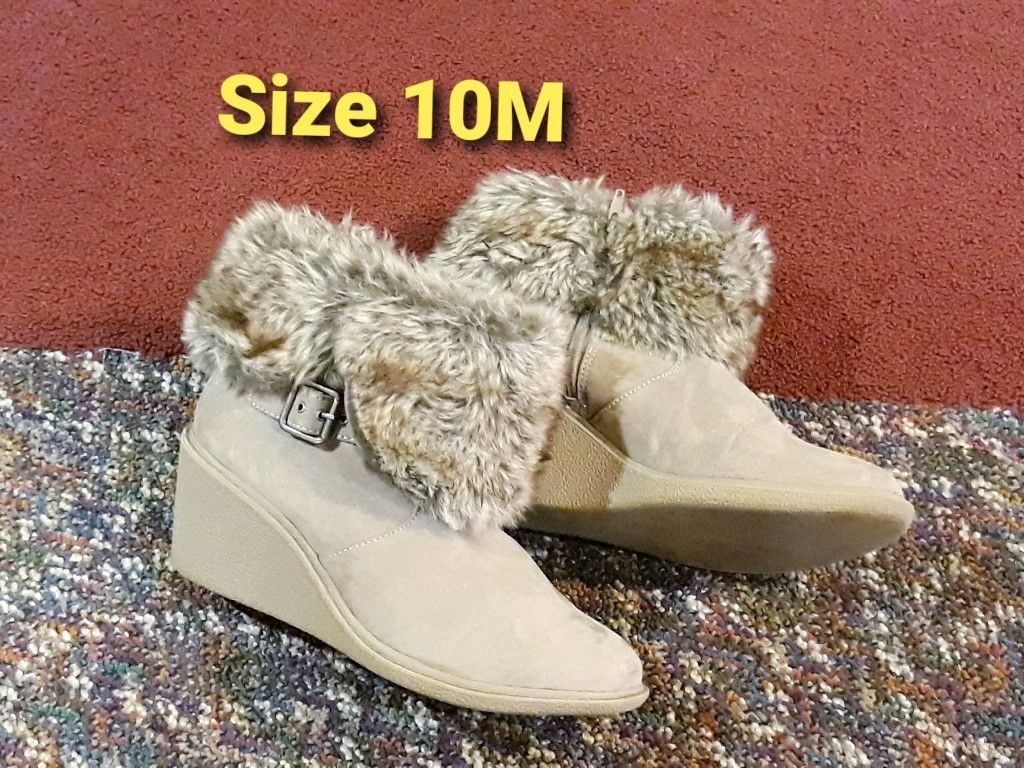 a.n.a. Maddy Faux Suede Ankle Boot Fur Cuff Size 10M