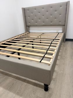 Queen gray upholdered platform