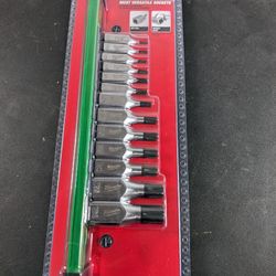 Milwaukee (contact info removed)565 Bit socket wrench set 1/4" - 3/8" on rail, Torx T8-T60, 13 pieces