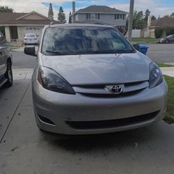 Toyota Sienna CE 2006