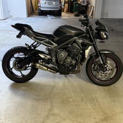 2022 Triumph Street Triple 765r