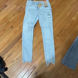 New Women’s Levi’s