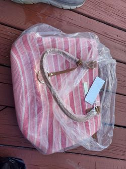 Beach or all purpose ladies bag new open box never used. Amaini brand pick up in Niles, IL 60714 cash zelle or PayPal inbox with questions or for more