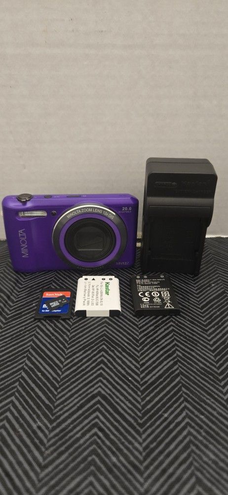 Minolta MN12Z Digital Camera, 2 Batteries, Charger & 1 GB SD Card. Wifi Capable. Tested & Works