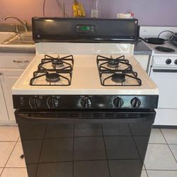 LIKE NEW GAS STOVE 