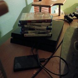 PlayStation 4 Game System With Controller And 5 Game's In Perfect Condition 