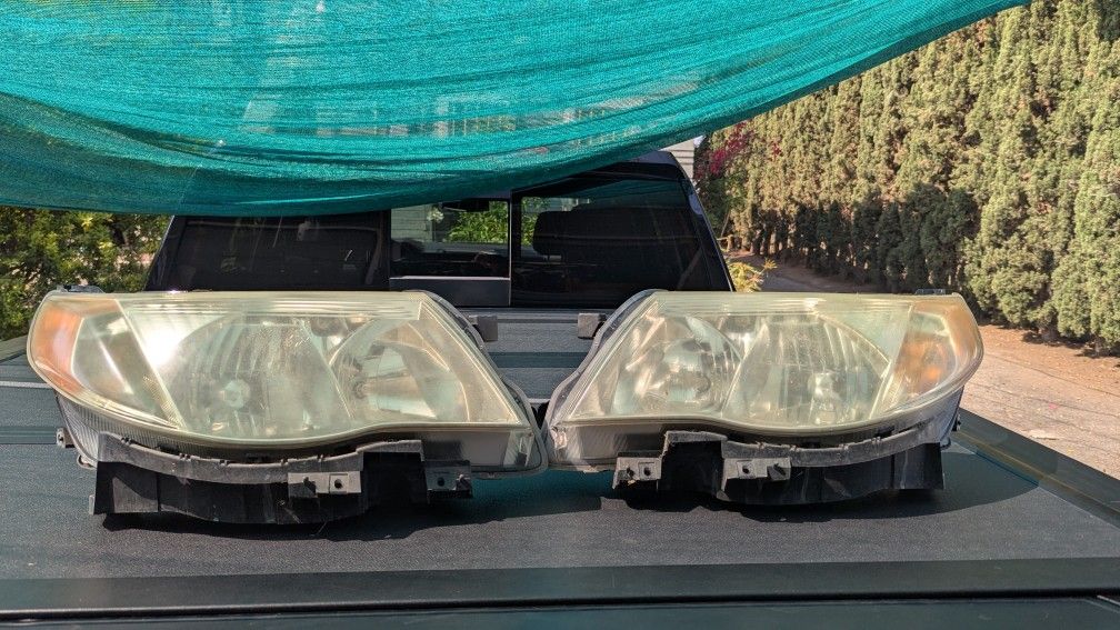 Subaru Forester Headlights Pair