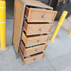 🛻DELIVERY AVAILABLE 🛻 WICKER DRESSER  (MORE WICKER ITEMS AVAILABLE)