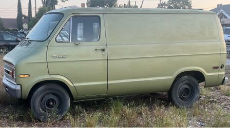1973 Dodge Tradesman B200